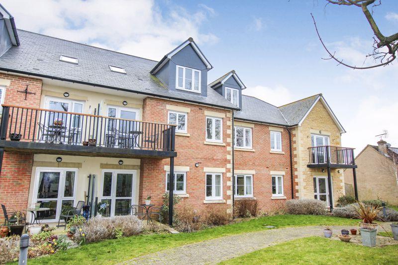 KIDLINGTON 1 bed retirement property £300,000