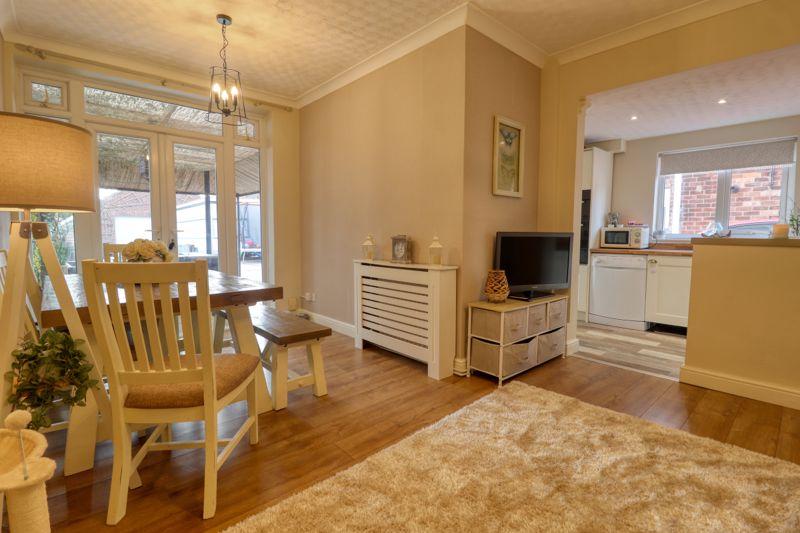 Sitting/Dining Room