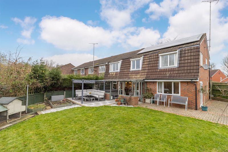Cook Road, Horsham 5 bed semidetached house for sale £600,000