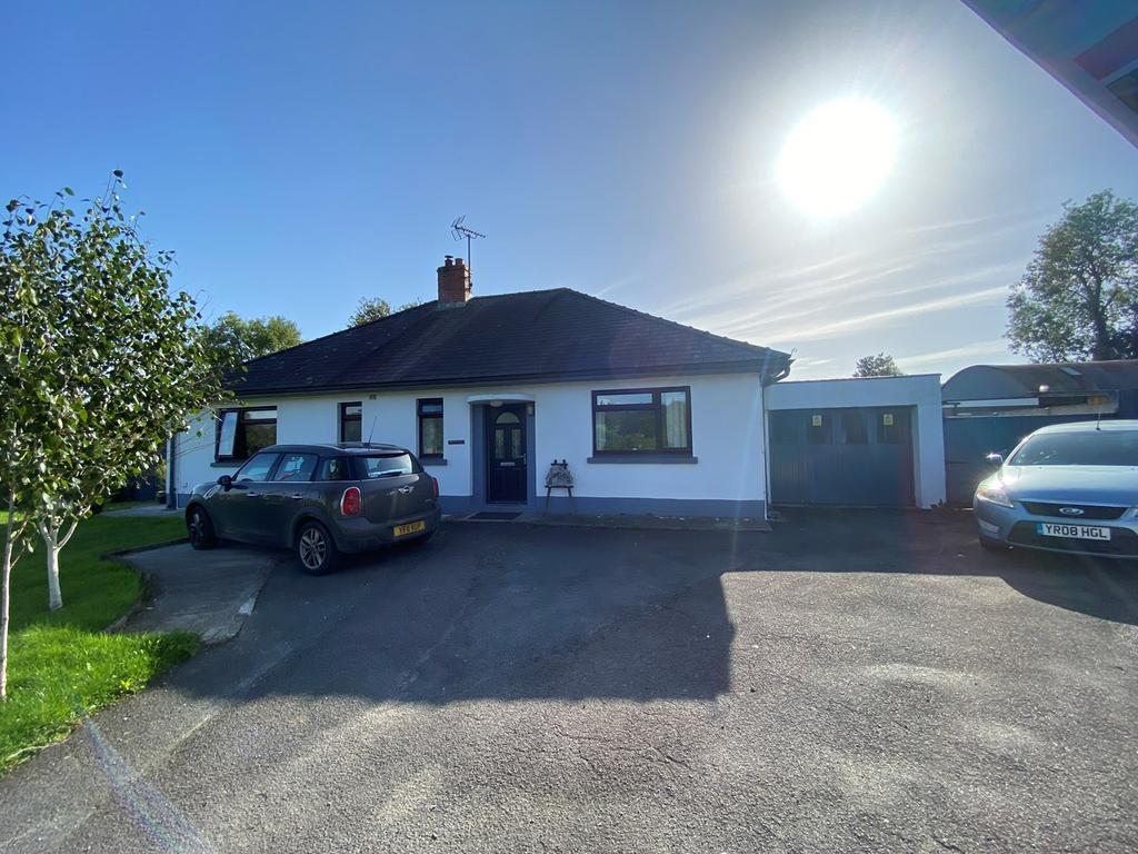 North Road, Lampeter, SA48 3 bed detached bungalow for sale £295,000