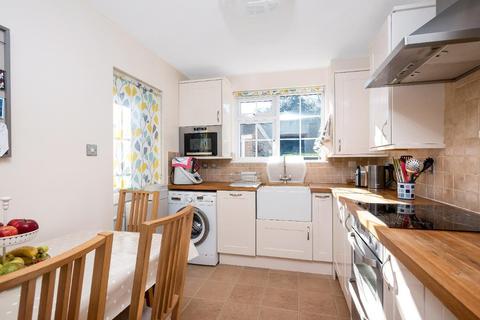 3 bedroom semi-detached house for sale - Tile Farm Road, Orpington, Kent, BR6 9RY