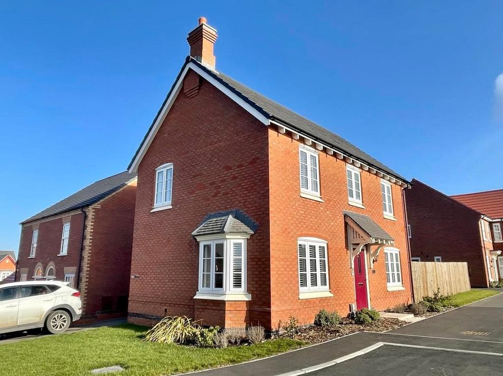 Hugglescote, Coalville, LE67 3 bed detached house for sale £330,000