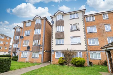 24 Tennyson Close, Enfield, EN3 4SN
