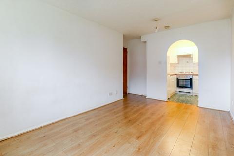 24 Tennyson Close, Enfield, EN3 4SN
