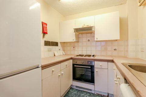 24 Tennyson Close, Enfield, EN3 4SN