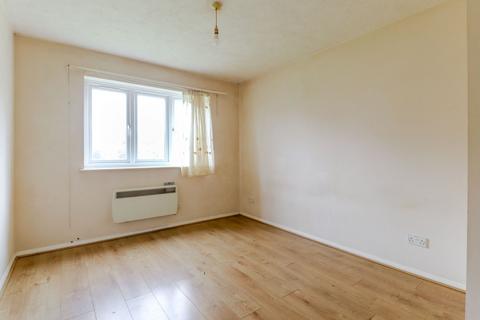 24 Tennyson Close, Enfield, EN3 4SN