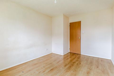 24 Tennyson Close, Enfield, EN3 4SN