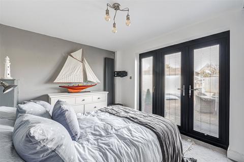 8 Marine Crescent, Goring By Sea, Worthing, BN12 4JF