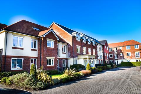 1 bedroom apartment for sale - Stuart Road, Highcliffe, Christchurch, BH23