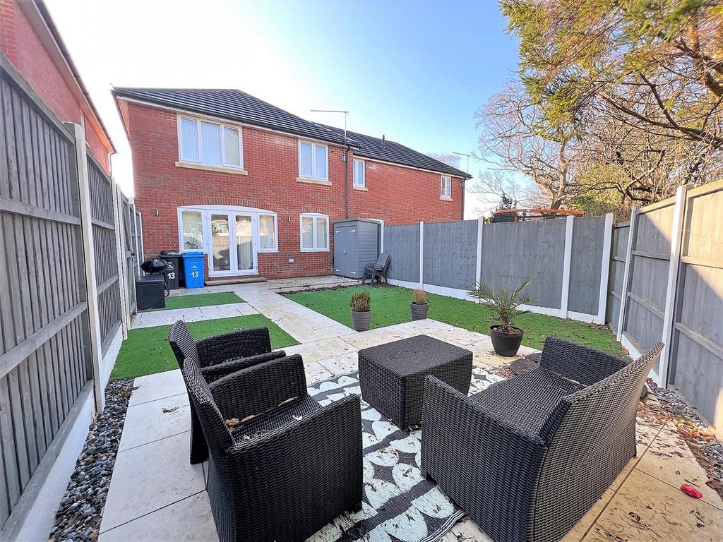 Leverett Gardens, Oakdale, POOLE, BH15 3 bed semidetached house for