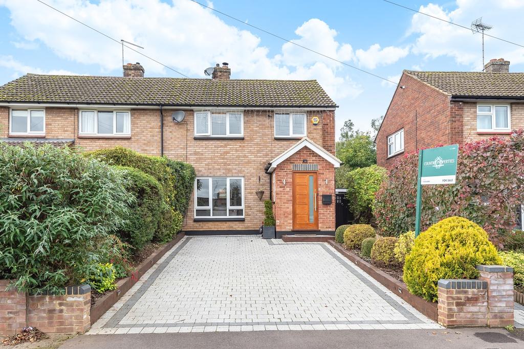 Orchard Close, St Ippolyts, Hitchin, SG4 3 bed semidetached house £