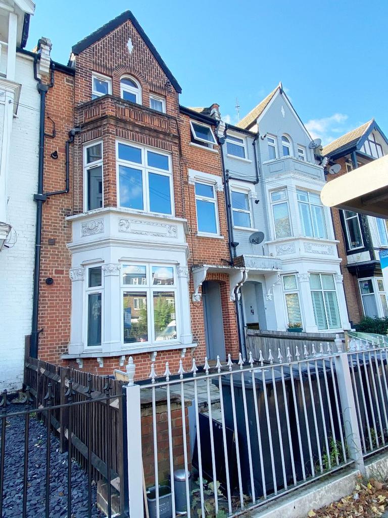 Thornton Avenue, Streatham Hill, SW2 1 bed flat £1,575 pcm (£363 pw)