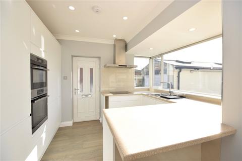 2 bedroom bungalow to rent, Newlay Wood Crescent, Horsforth, Leeds