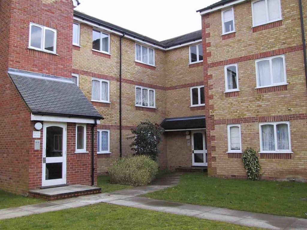 Prestatyn Close, Stevenage... 1 bed property £995 pcm (£230 pw)