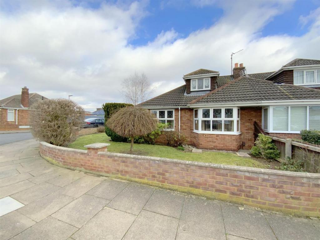 Philip Avenue, Cleethorpes 3 bed semidetached bungalow for sale £200,000