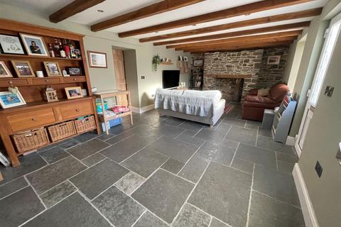 35 Ashburnham Road, Pembrey, Burry Port, SA16 0TP