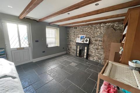 35 Ashburnham Road, Pembrey, Burry Port, SA16 0TP