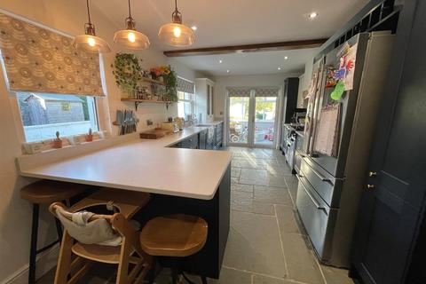 35 Ashburnham Road, Pembrey, Burry Port, SA16 0TP
