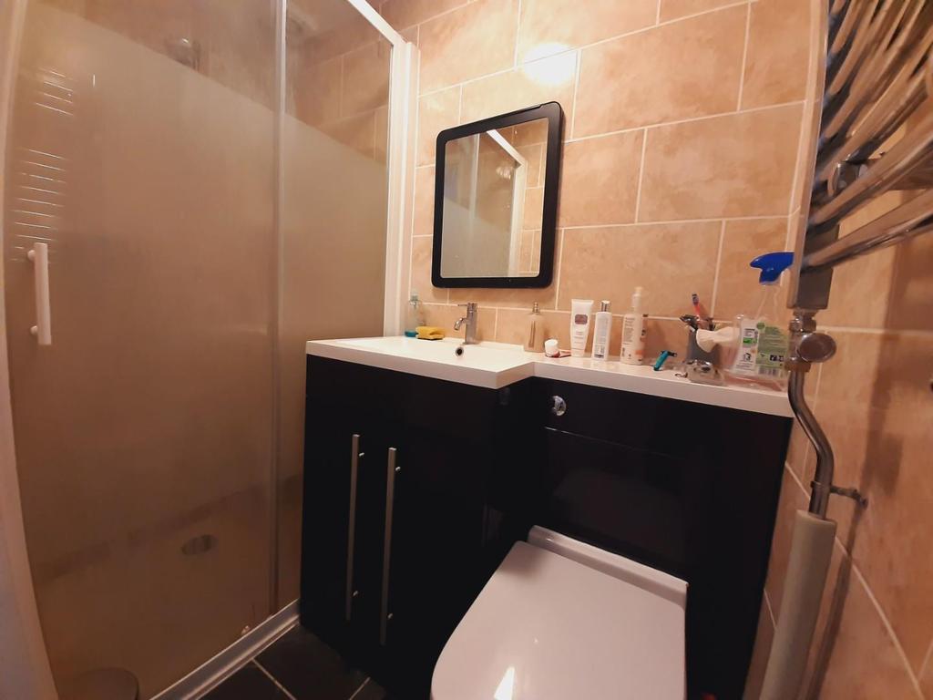 Ensuite bathroom