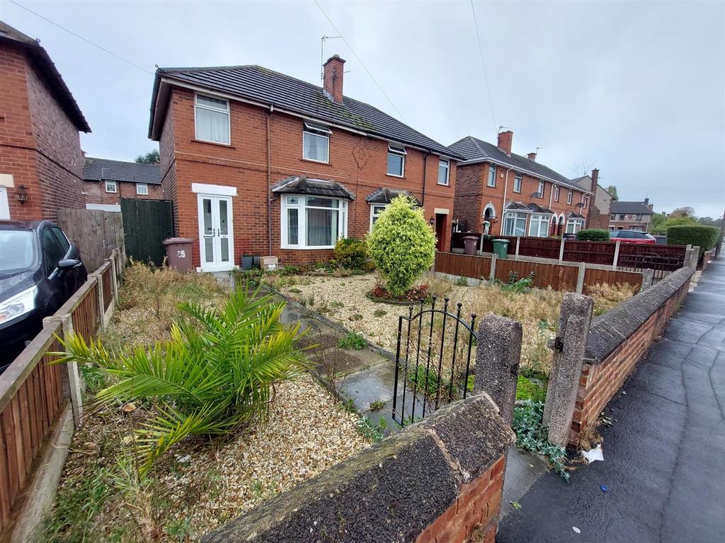 Queens Drive, NewtonLeWillows, WA12 0 3 bed semidetached house £