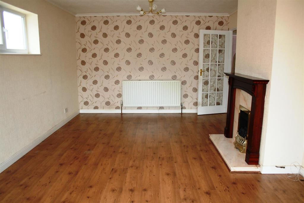 11 Vancouver Close Lower Wick Worcester 2 bed bungalow £925 pcm (£213 pw)