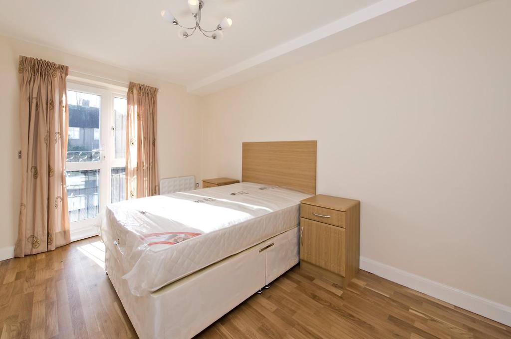 Eaton Road 4, 49 - Bed Haart photp.jpg