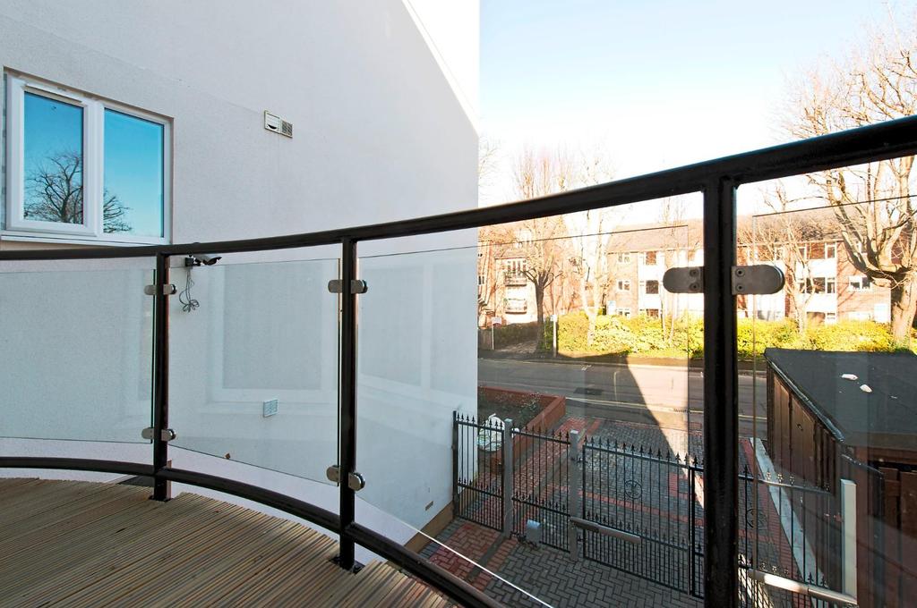 Eaton Road 4, 49 - Balcony Haart Photo 01.jpg