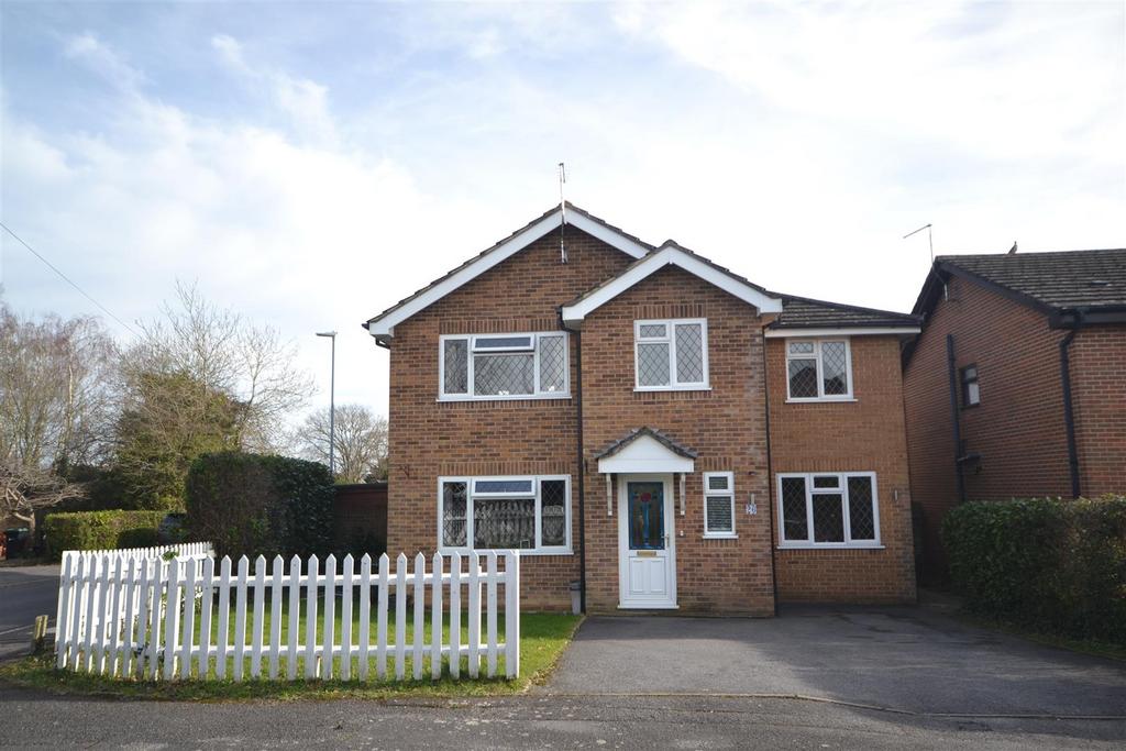Keswick Way, Verwood 5 bed detached house for sale £535,000
