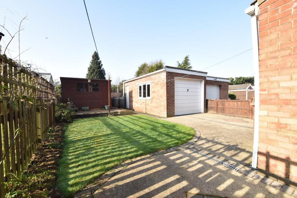 St. Catherines Crescent, Scunthorpe 3 bed semidetached house £180,000