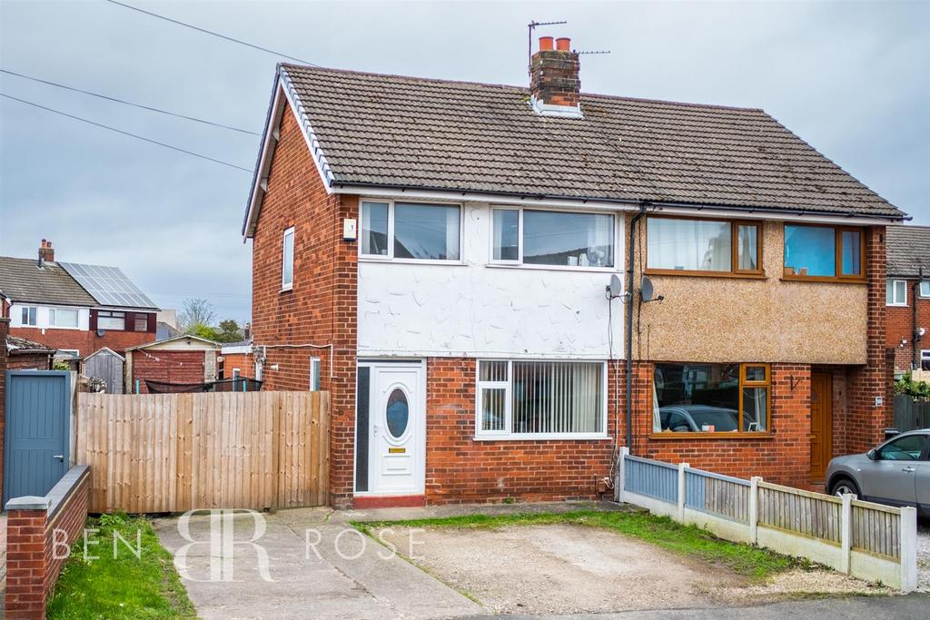 Dunkirk Lane, Leyland 3 bed semidetached house for sale £170,000