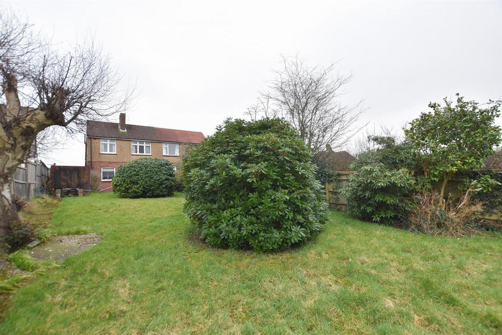 Fairlight Avenue, Hastings 3 bed semidetached house £375,000