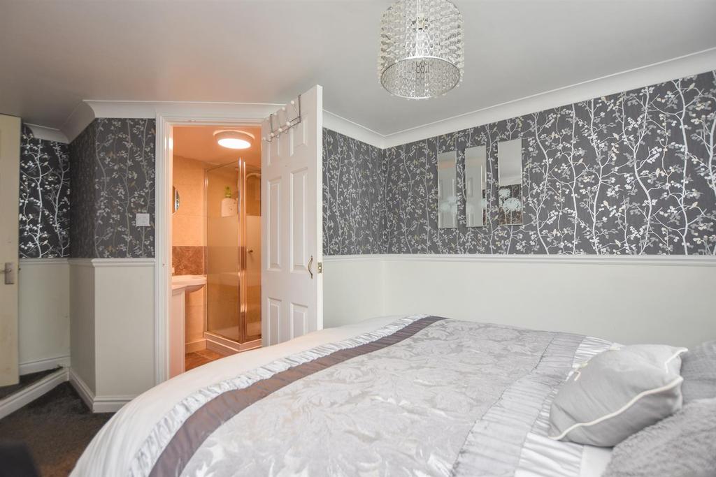 Bedroom/en suite