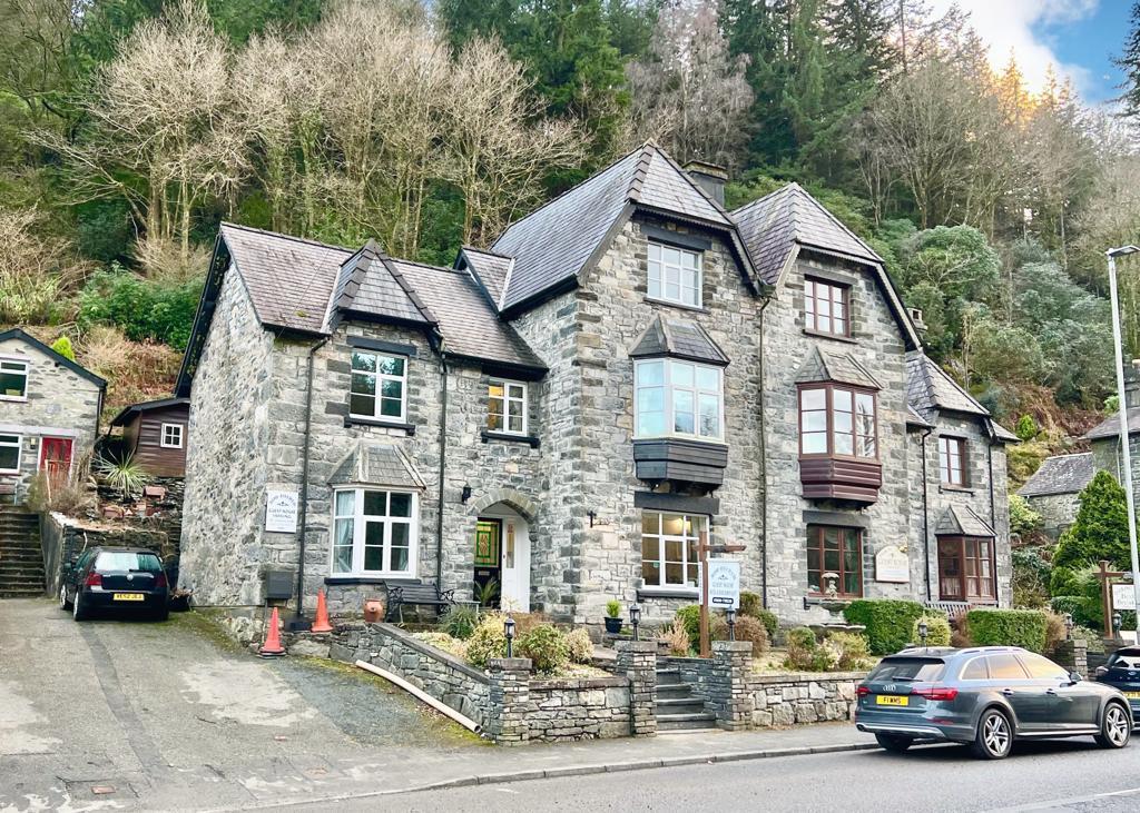 Holyhead Road, BetwsYCoed 8 bed house for sale £495,000