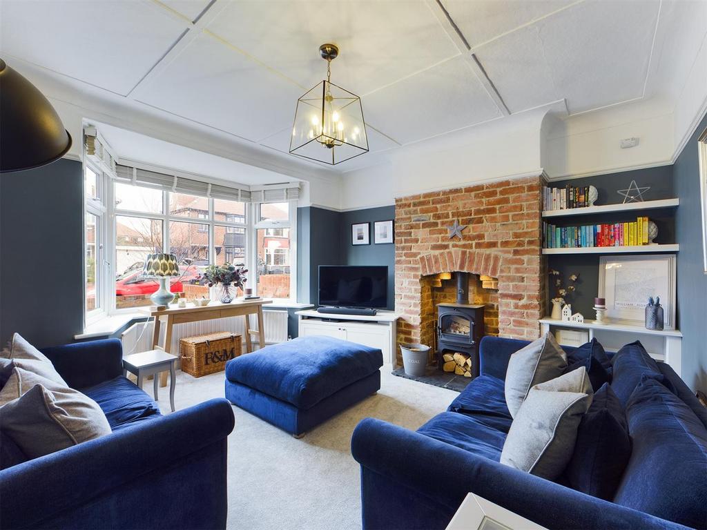 Sunlea Ave, Cullercoats 4 bed semidetached house £400,000