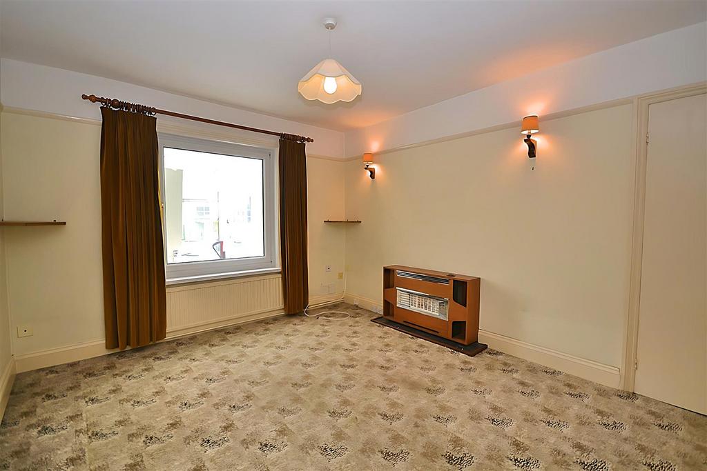 Louise Road, Dorchester 3 bed semidetached house £310,000