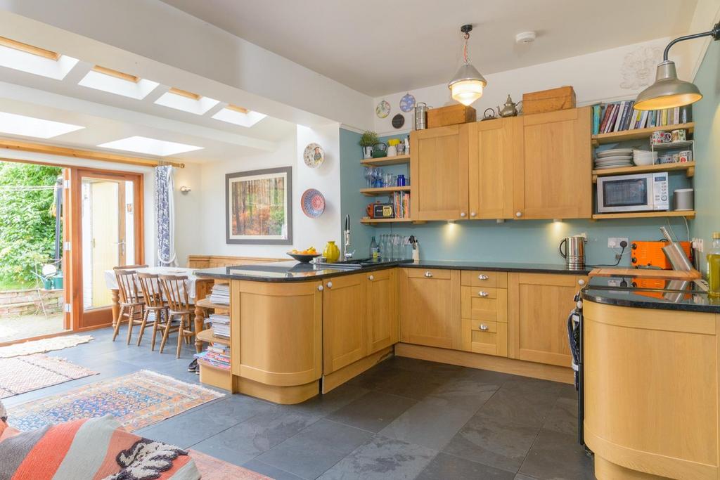 DAOREDUTITARG90 - Kitchen C.jpg