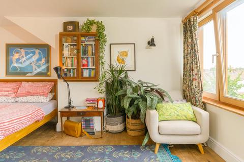 9 Gratitude Road, Bristol, BS5 6EH