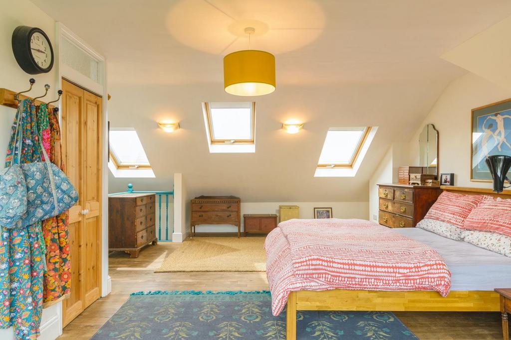 DAOREDUTITARG90 - Loft Bedroom E.jpg