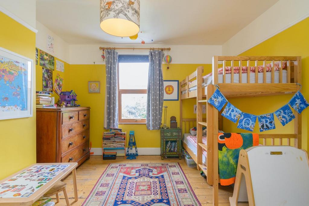 DAOREDUTITARG90 - Bedroom B.jpg