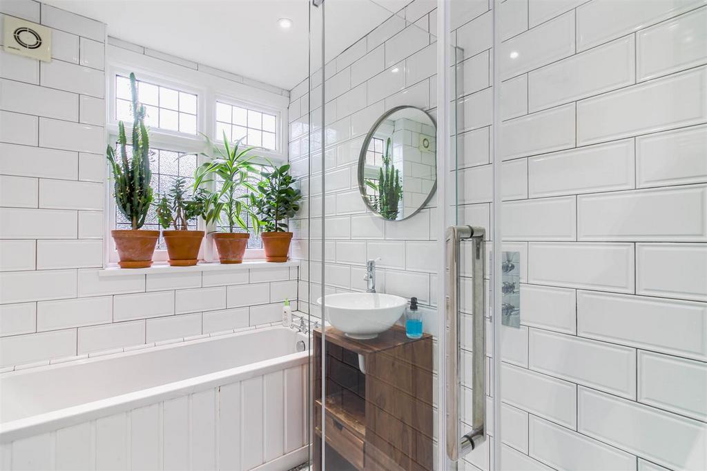 Bathroom3 (1 of 1).jpg