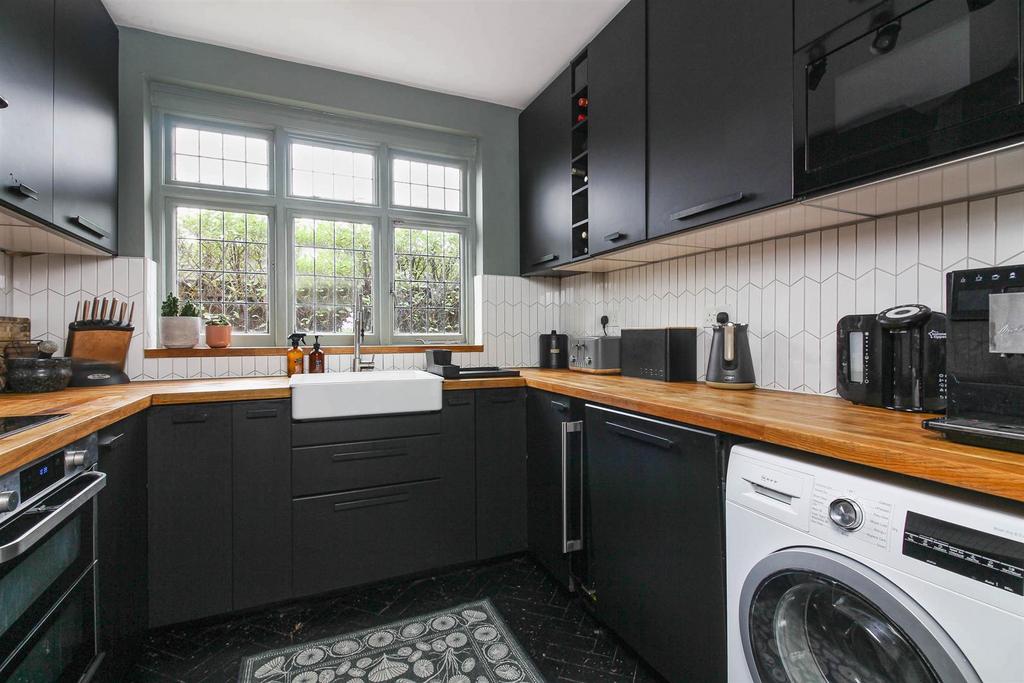 Kitchen (1 of 1).jpg