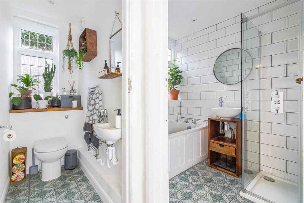 Bathroom (1 of 1).jpg