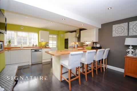 42 Pembridge Road, Bovingdon, Hemel Hempstead, HP3 0QN