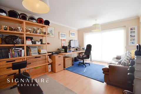 42 Pembridge Road, Bovingdon, Hemel Hempstead, HP3 0QN