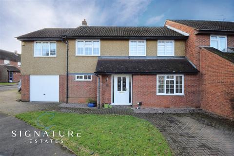 42 Pembridge Road, Bovingdon, Hemel Hempstead, HP3 0QN