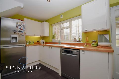 42 Pembridge Road, Bovingdon, Hemel Hempstead, HP3 0QN