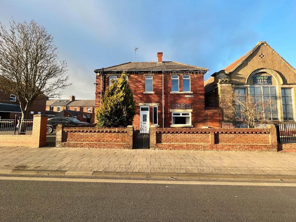 St. Cuthberts Terrace, Ferryhill 3 bed detached house £115,000