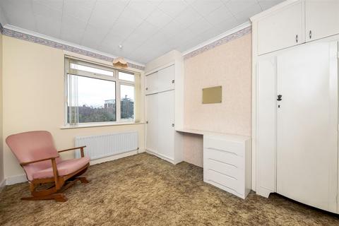 26 Balmoral Avenue, Beckenham, BR3 3RE