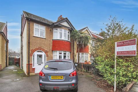 84 Sunnymede Avenue, Epsom, KT19 9TJ