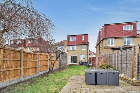 84 Sunnymede Avenue, Epsom, KT19 9TJ
